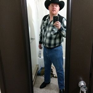 Meet your Posher, Joshua